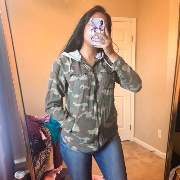 H&M Jackets & Blazers - H&M US 4 Camo grey hoodie zip-up